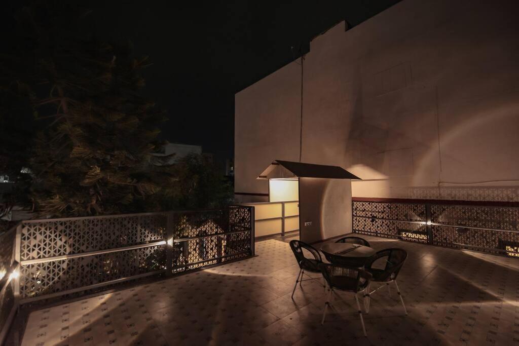 Saiba Outhouse- 4 Bed Room- Pool- Theatre- Partyhall- Garden & Terrace Sitting Area Jaipur Exterior foto