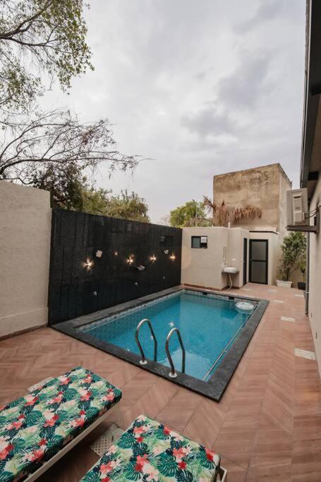 Saiba Outhouse- 4 Bed Room- Pool- Theatre- Partyhall- Garden & Terrace Sitting Area Jaipur Exterior foto