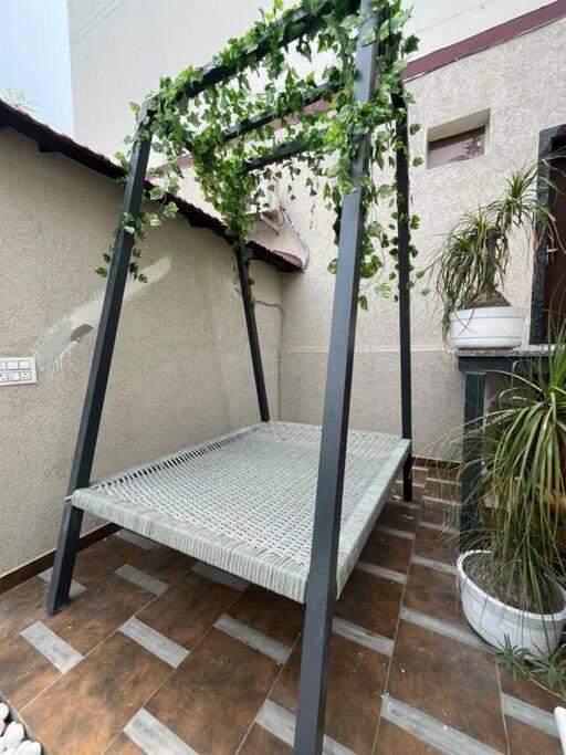 Saiba Outhouse- 4 Bed Room- Pool- Theatre- Partyhall- Garden & Terrace Sitting Area Jaipur Exterior foto