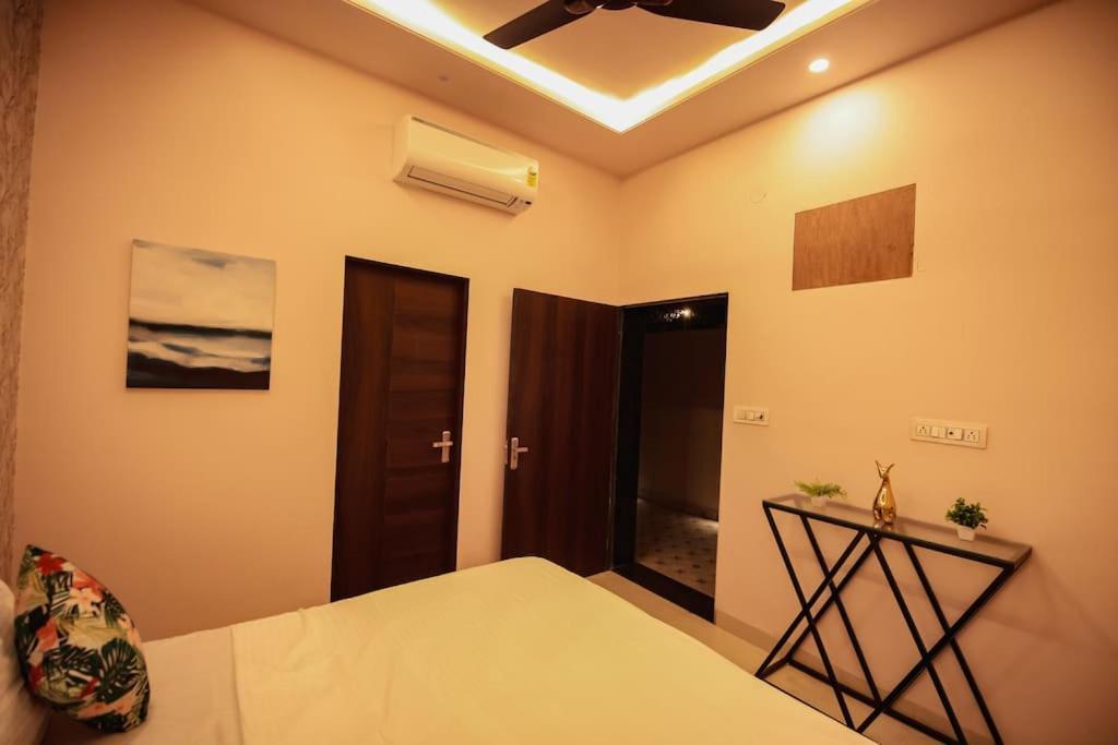 Saiba Outhouse- 4 Bed Room- Pool- Theatre- Partyhall- Garden & Terrace Sitting Area Jaipur Exterior foto